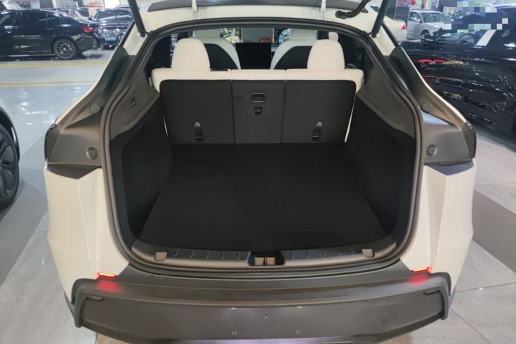 Used Tesla Model Y 2026 Facelifted Long-Range Rear-Drive Model Trunk