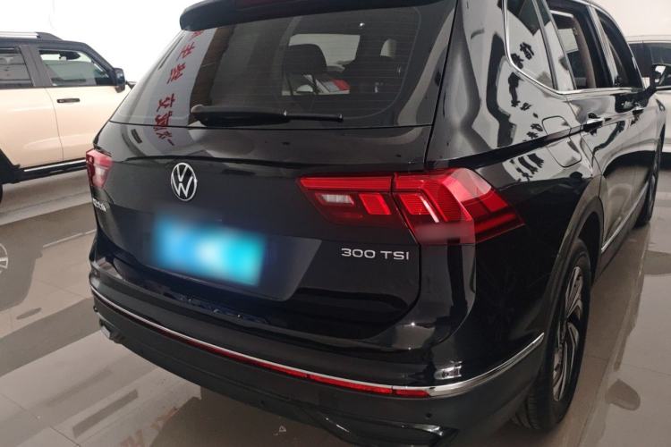 Used Volkswagen Tiguan L 2025 Model, Outstanding Version, 300TSI Automatic Two-Wheel Drive Longteng Edition Rear
