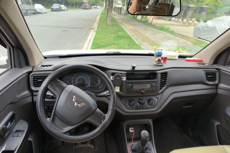 Used Wuling Hongguang V 2019 1.5L Standard Version China VI LAR
