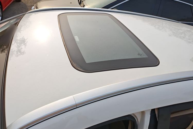 Used FAW Junpai D60 2016 1.5L Manual Luxury Model Roof