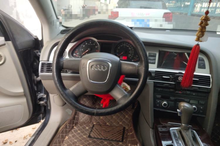 Used Audi A6L 2005 2.0T automatic standard version Steering Wheel