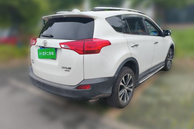 Used Toyota RAV4 2015 2.5L Automatic 4x4 Luxury Edition Rear Right 45 Deg