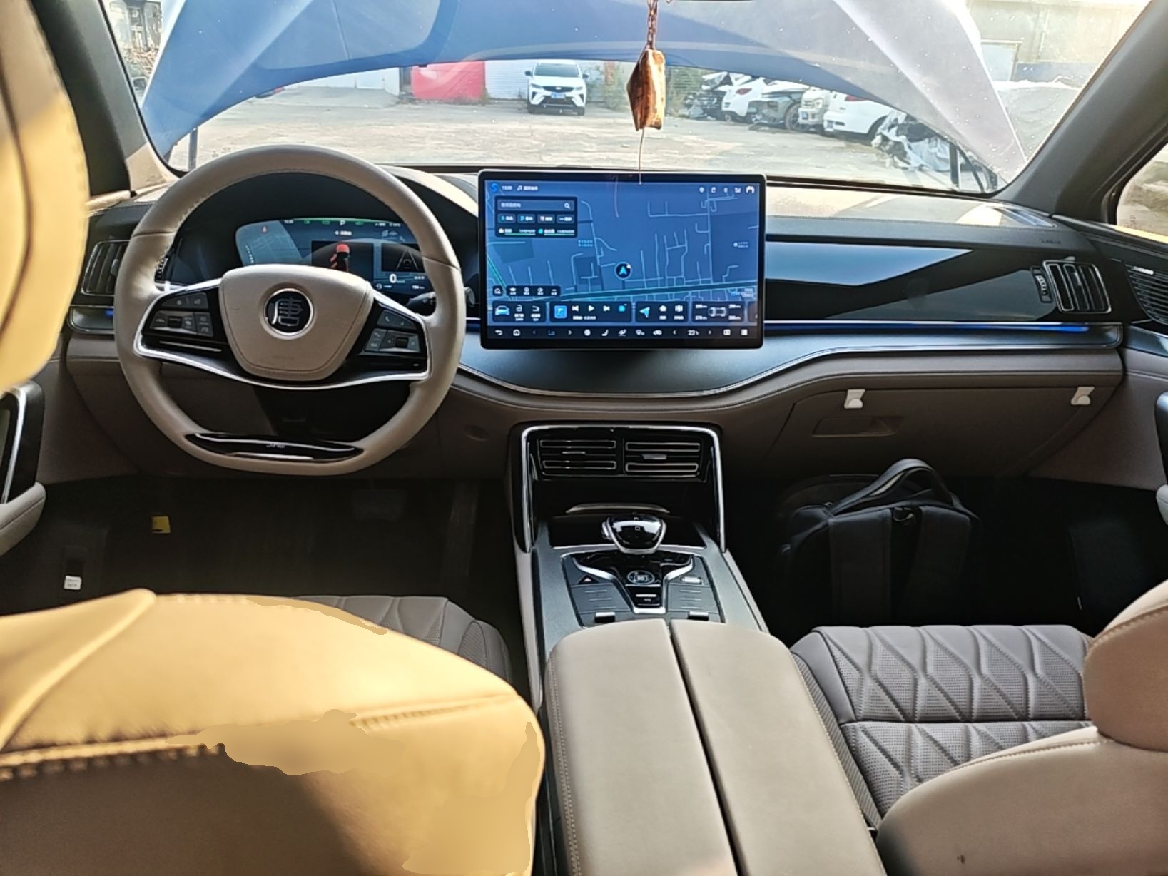 BYD Tang New Energy 2024 DM-p Glory Edition 215KM All-Wheel-Drive Premium Model — снимка 12