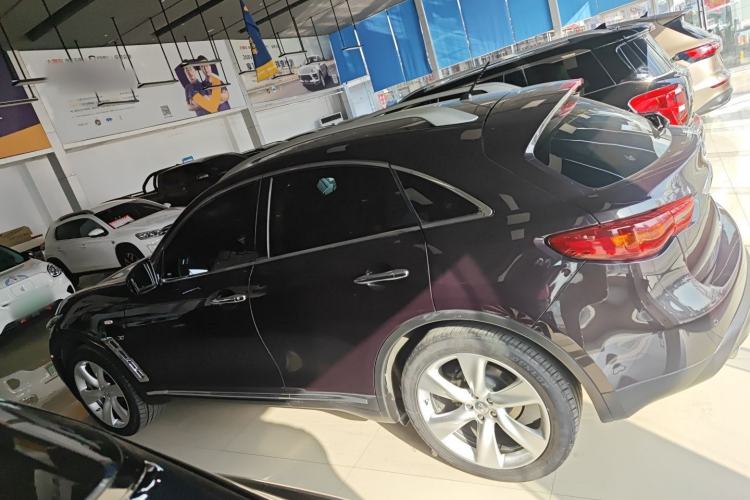 Used Infiniti QX70 2013 3.7L Standard Edition
