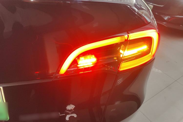 Used Tesla Model Y 2023 Long-Range All-Wheel-Drive Version