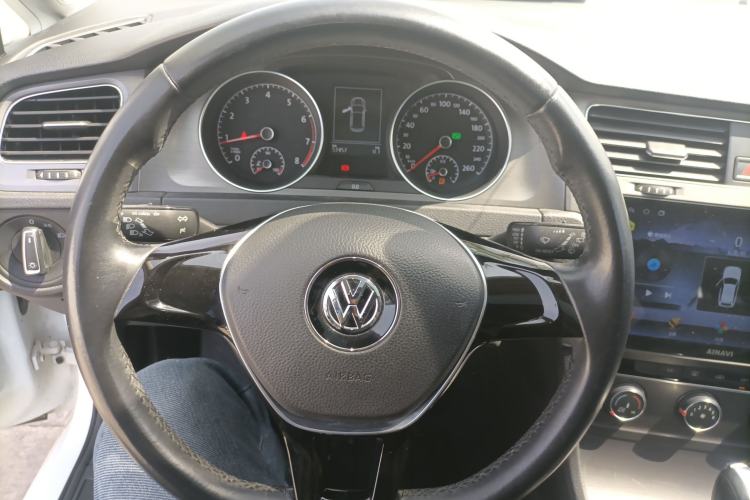Used Volkswagen Golf 2015 1.6L Automatic Comfort Model Steering Wheel