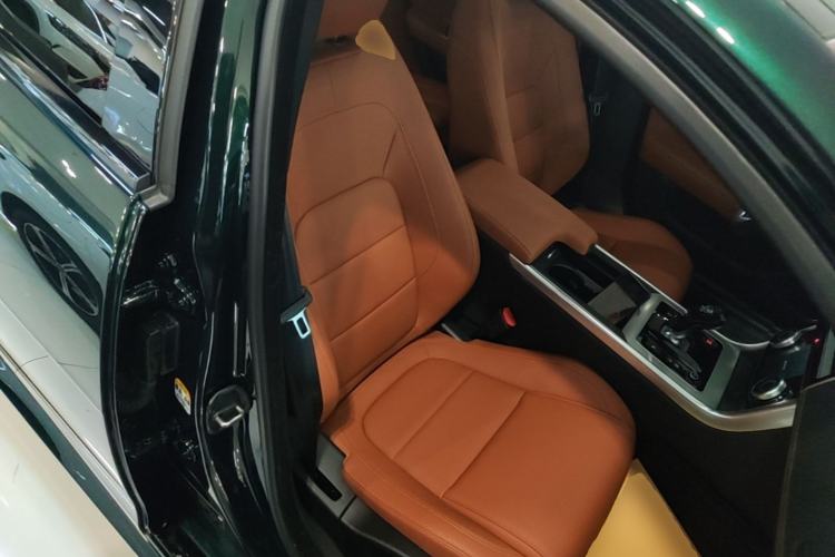 Used Jaguar XEL 2025 2.0T 250 PS R-DYNAMIC 90th Anniversary Edition Right Front Seat