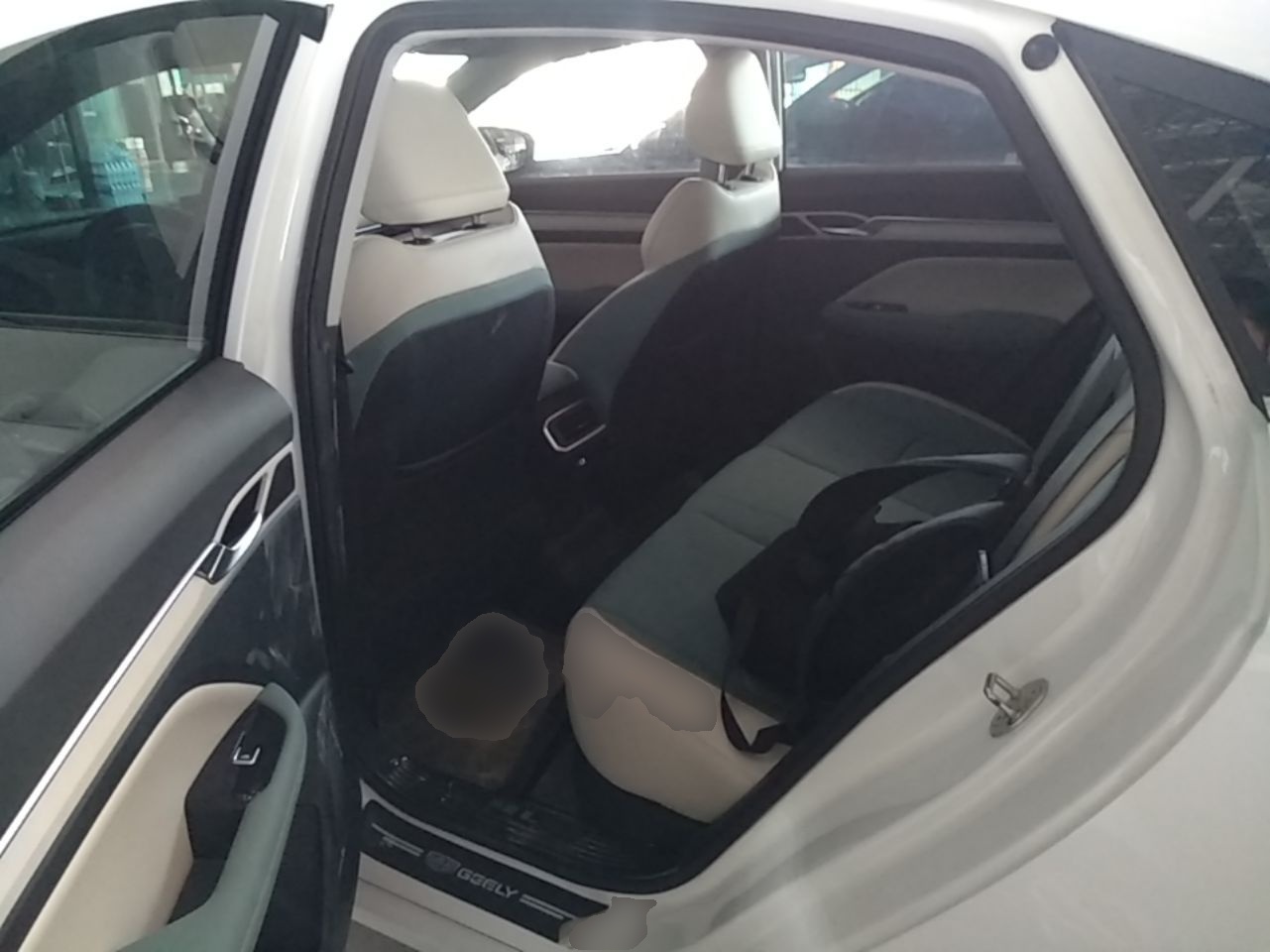 Geely Auto Emgrand L HiP 2022 1.5TD-DHT Pro 100KM Super Swift — снимка 20
