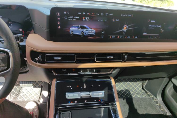 Used Lincoln Aviator 2024 3.0T V6 Four-Wheel Drive Presidential Edition Six Seats Audio And AC Panel