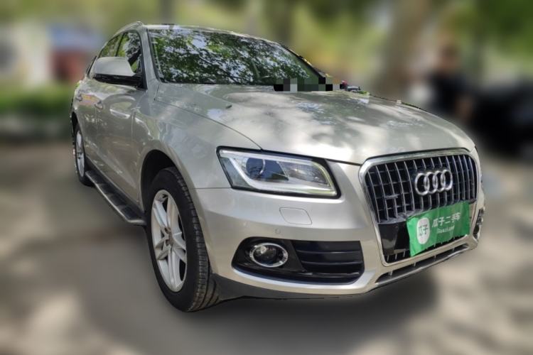 Used Audi Q5 2015 40 TFSI Comfort Model Front Right 45 Deg