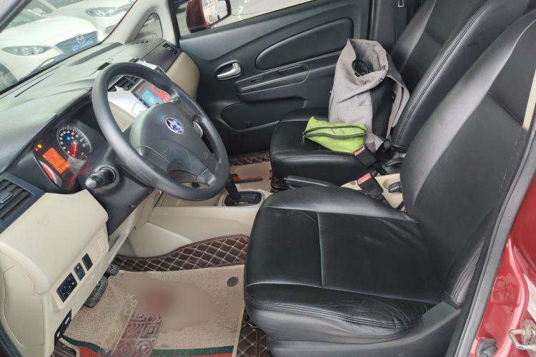 Used Venucia R50 2014 1.6L Automatic Splendid Edition
