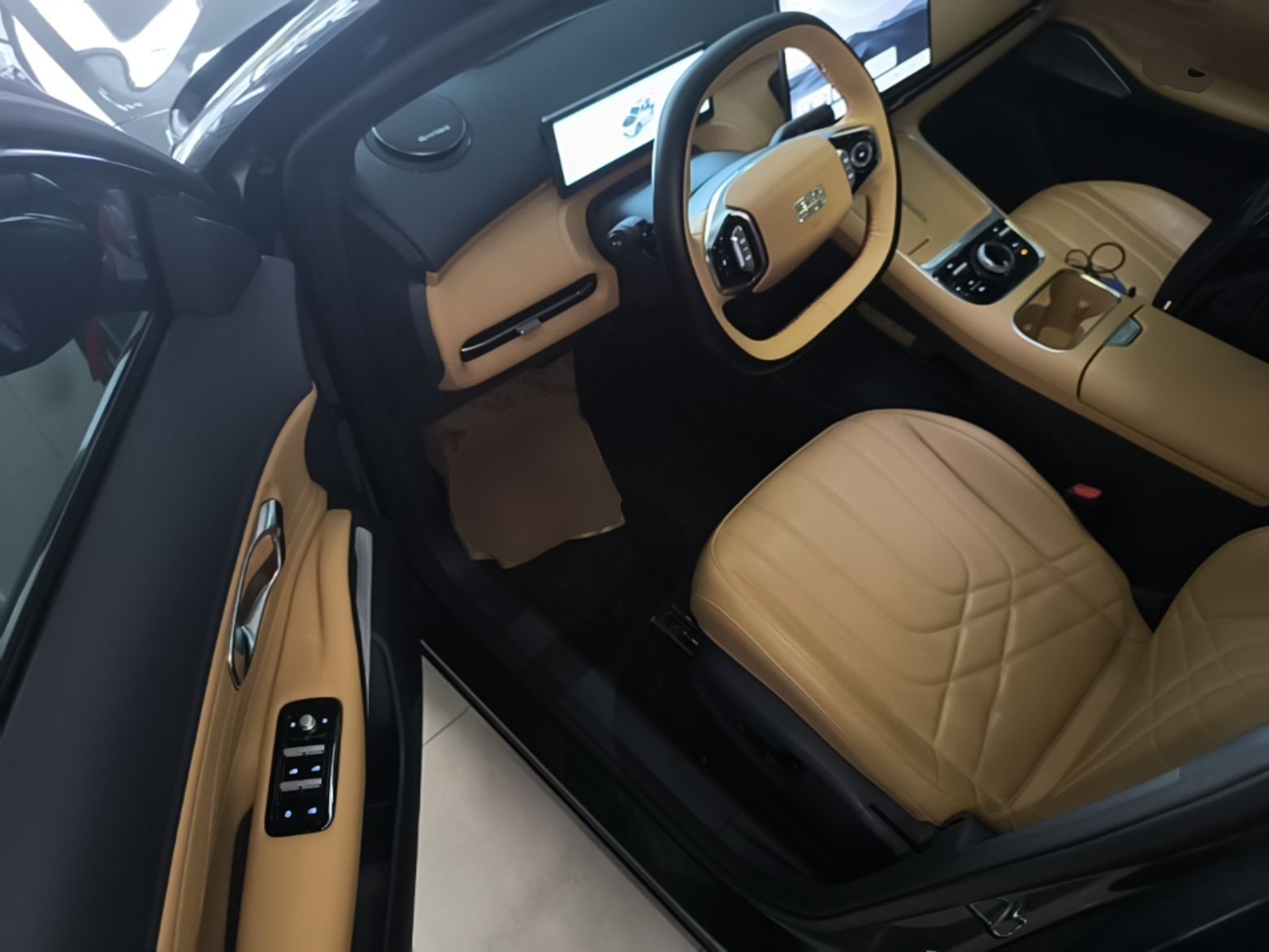 Geely Galaxy Xingjian 7 EM-i 2025 120km Exploration+ Version — снимка 18