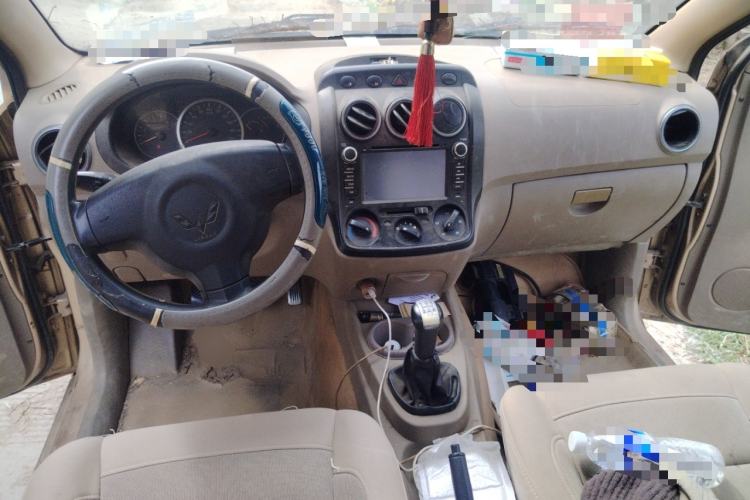 Used Wuling Hongguang 2010 1.2L Comfort Edition China IV Center Console