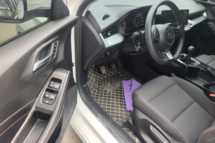 Used MG 5 2023 180 DVVT Manual Fashion Edition
