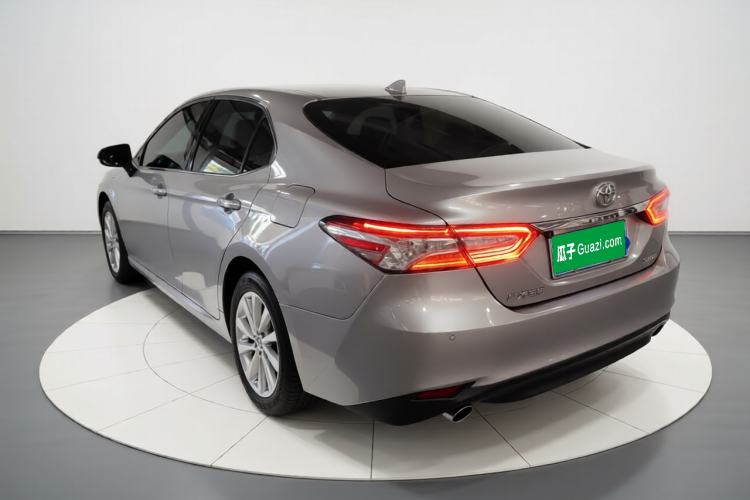 Used Toyota Camry 2021 2.0G Luxury Edition
