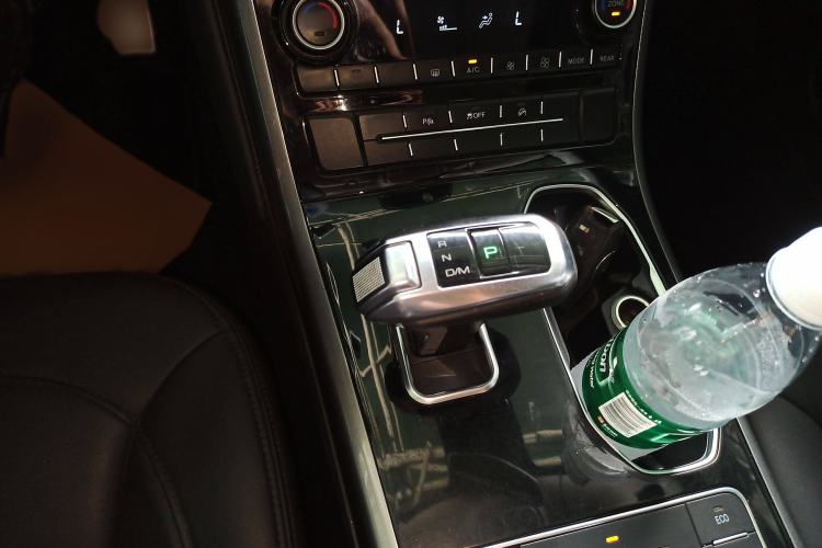 Used Haval H8 2017 2.0T Gasoline 4x4 Smart Enjoyment Version
