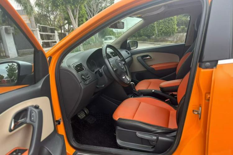 Used Volkswagen Polo 2012 1.6L Cross Polo Automatic Transmission