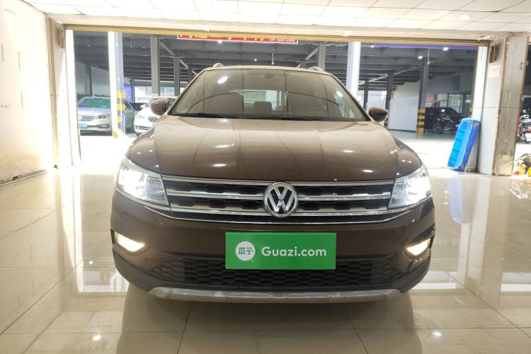 Used Volkswagen Cross Lavida 2017 230TSI DSG Luxury Edition
