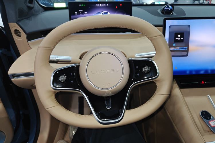 Used Hima Luxeed R7 2024 All-Electric 736 km Ultra
