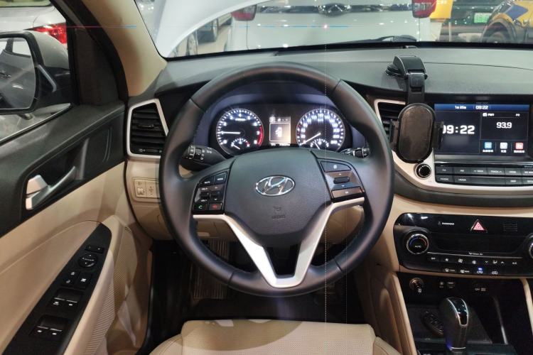 Used Hyundai Tucson 2015 1.6T Dual-Clutch Two-Wheel-Drive Smart Model