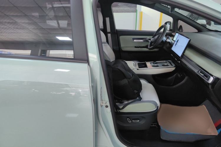 Used AION Y 2022 Plus 70 Tech Edition
