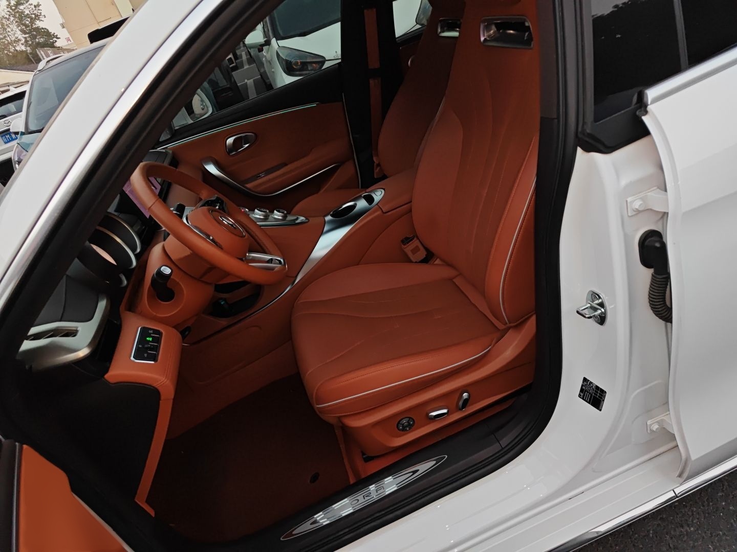 Переднее сиденье в автомобиле