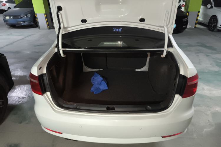 Used Volkswagen Lavida 2013 Revised Version 1.4 TSI DSG Comfort Edition Trunk