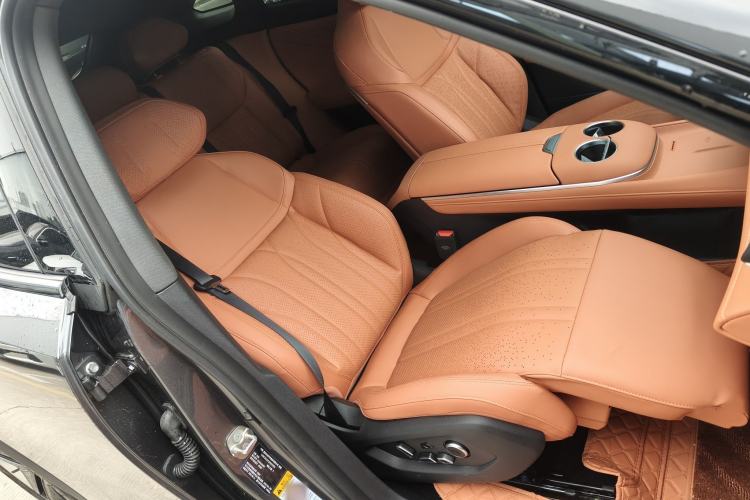 Used Deepal S07 2025 520Max Huawei Qiankun Intelligent Driving ADS SE Pure-Electric Version Interior 8