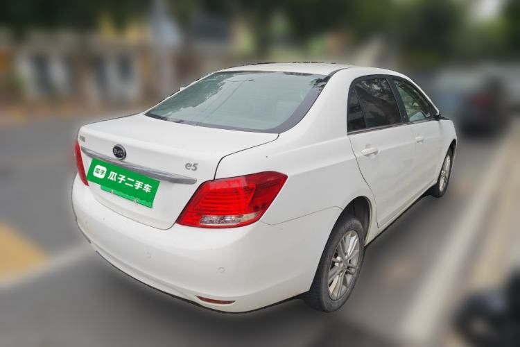 Used BYD e5 2018 450 Smart Connect Enjoyment Version
