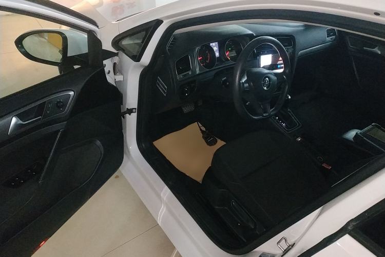 Used Volkswagen Golf 2016 1.6L Automatic Fashion Model