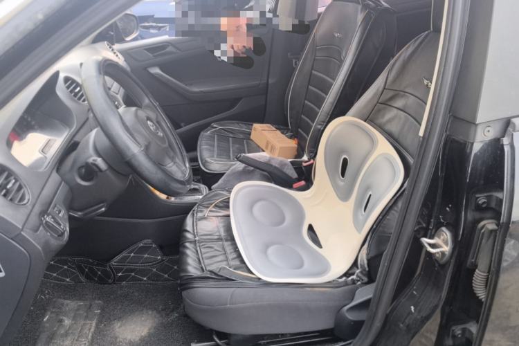 Used Volkswagen Jetta 2015 1.6L Automatic Fashion Model Left Front Seat