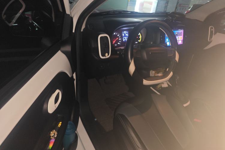 Used Roewe Clever 2022 311km QiQi BoBo Edition Driver Seat