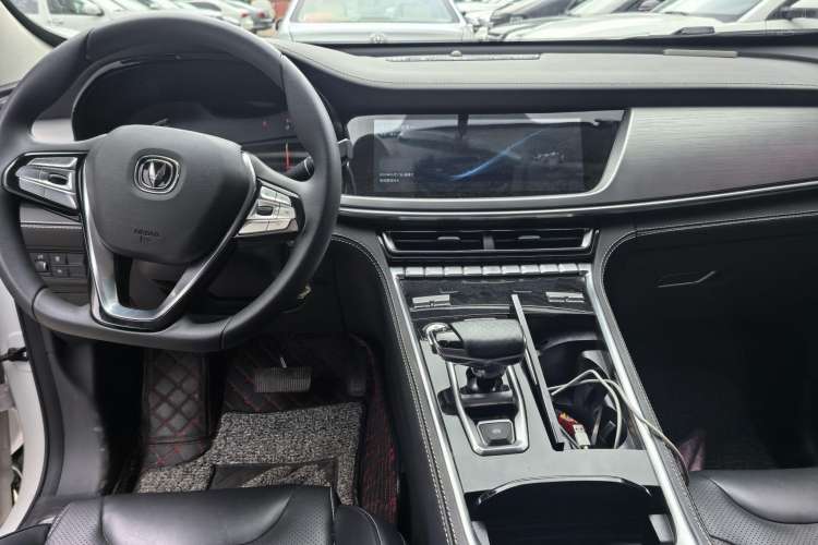 Used CHANGAN CS85 COUPE 2019 1.5T DCT Version China VI Standard Interior 1