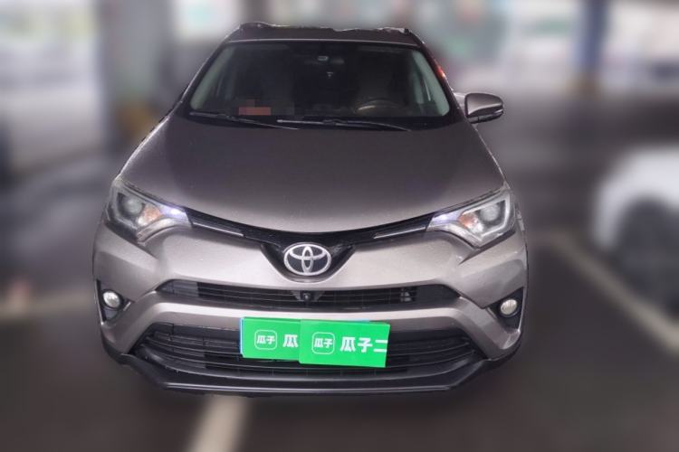 Used Toyota RAV4 2016 2.0L CVT Two-Wheel Drive Fashion Edition China V Standard