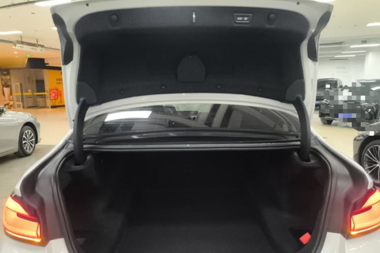 Used BMW 5 Series 2021 Restyled 530Li Luxury Edition M Sport Package Trunk