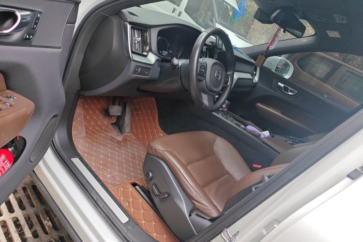 Used Volvo XC60 2021 T5 4x4 Smart Luxury Edition