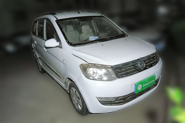 Used Dongfeng Fengon 330 2014 1.5L Manual Standard Edition DK15-02 Front Right 45 Deg