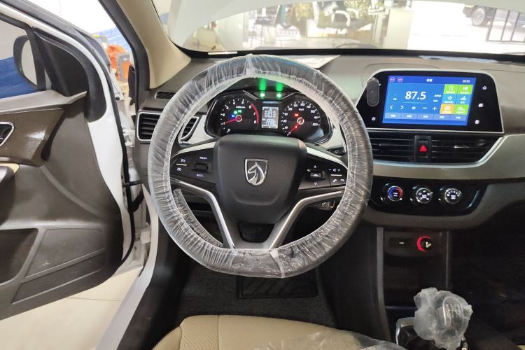 Used Baojun 310W 2017 1.5L Manual Fashion Edition China VI
