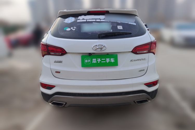 Used Hyundai Santa Fe 2017 2.4L Automatic Two-Wheel Drive Smart Version 5 Seats
