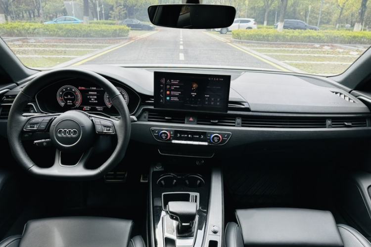 Used Audi A4L 2024 40 TFSI Luxury Dynamic Edition Interior 1