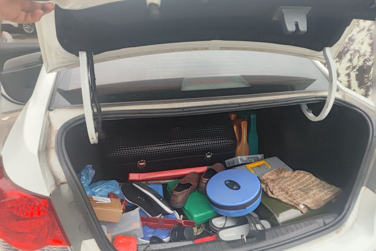 Used Chevrolet Cruze 2012 1.8L SE AT Trunk