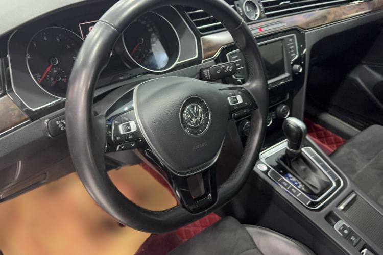 Used Volkswagen Magotan 2017 330TSI DSG Luxury Model Steering Wheel