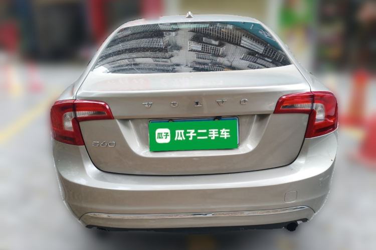 Used Volvo S60 2015 S60L 2.0T Zhiyuan Edition
