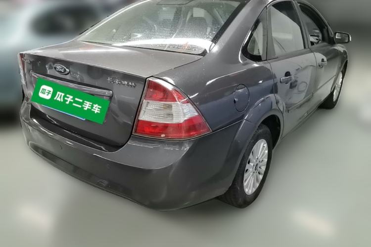Used Ford Focus 2013 Sedan Classic 1.8L Automatic Fashion Edition