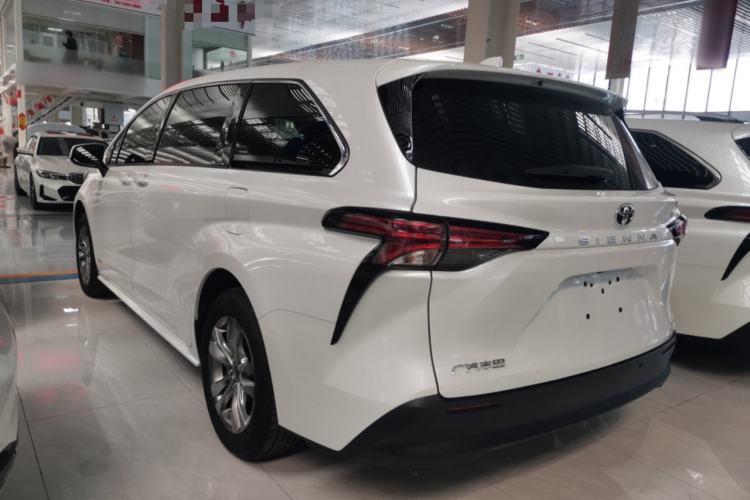 Used Toyota SIENNA 2024 2.5L Hybrid Comfort Edition