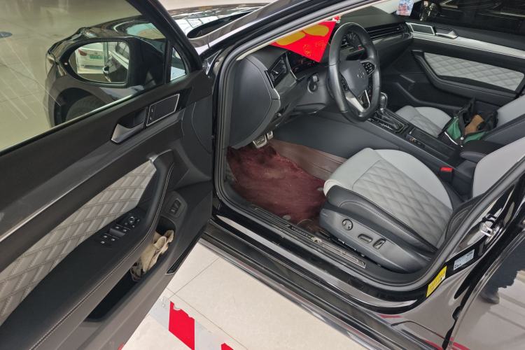 Used Volkswagen Magotan 2023 2 Million Units Limited Edition 330TSI DSG Leading Version