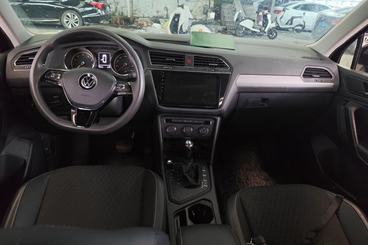 Used Volkswagen Tiguan L 2021 280TSI Automatic Two-Wheel Drive Smart Edition Center Console
