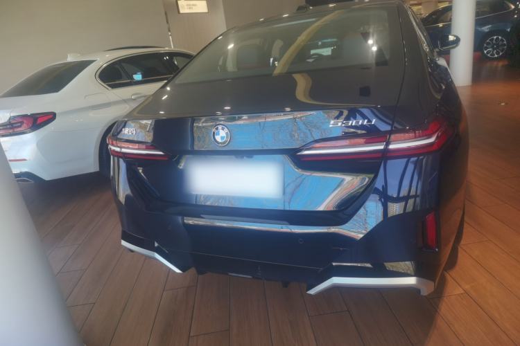 Used BMW 5 Series 2025 530Li Luxury Edition M Sport Package
