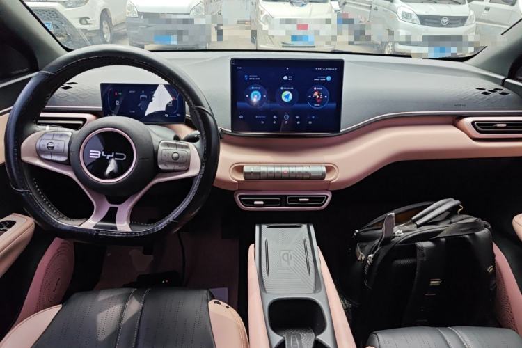 Used BYD Seagull 2024 Honor Edition 305km Freedom Version Center Console