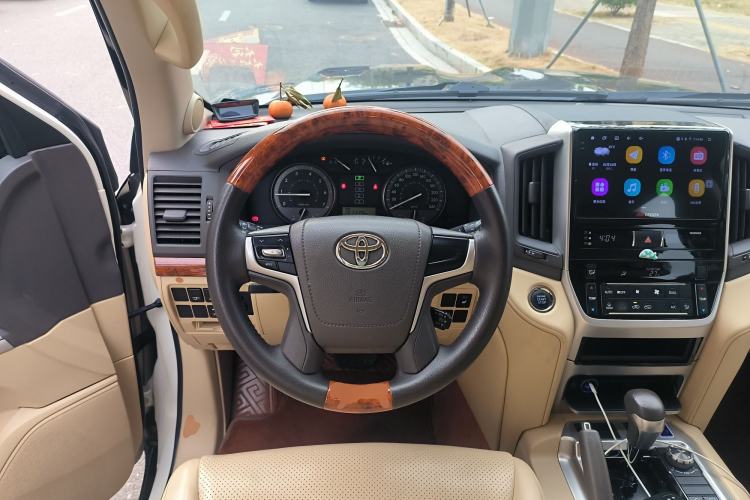 Used Toyota Land Cruiser 2015 4.0L V6 Middle East Low-Trim Version Steering Wheel